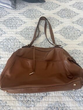 Tre Vero Brown Leather Shoulder Bag with Gold Hardware